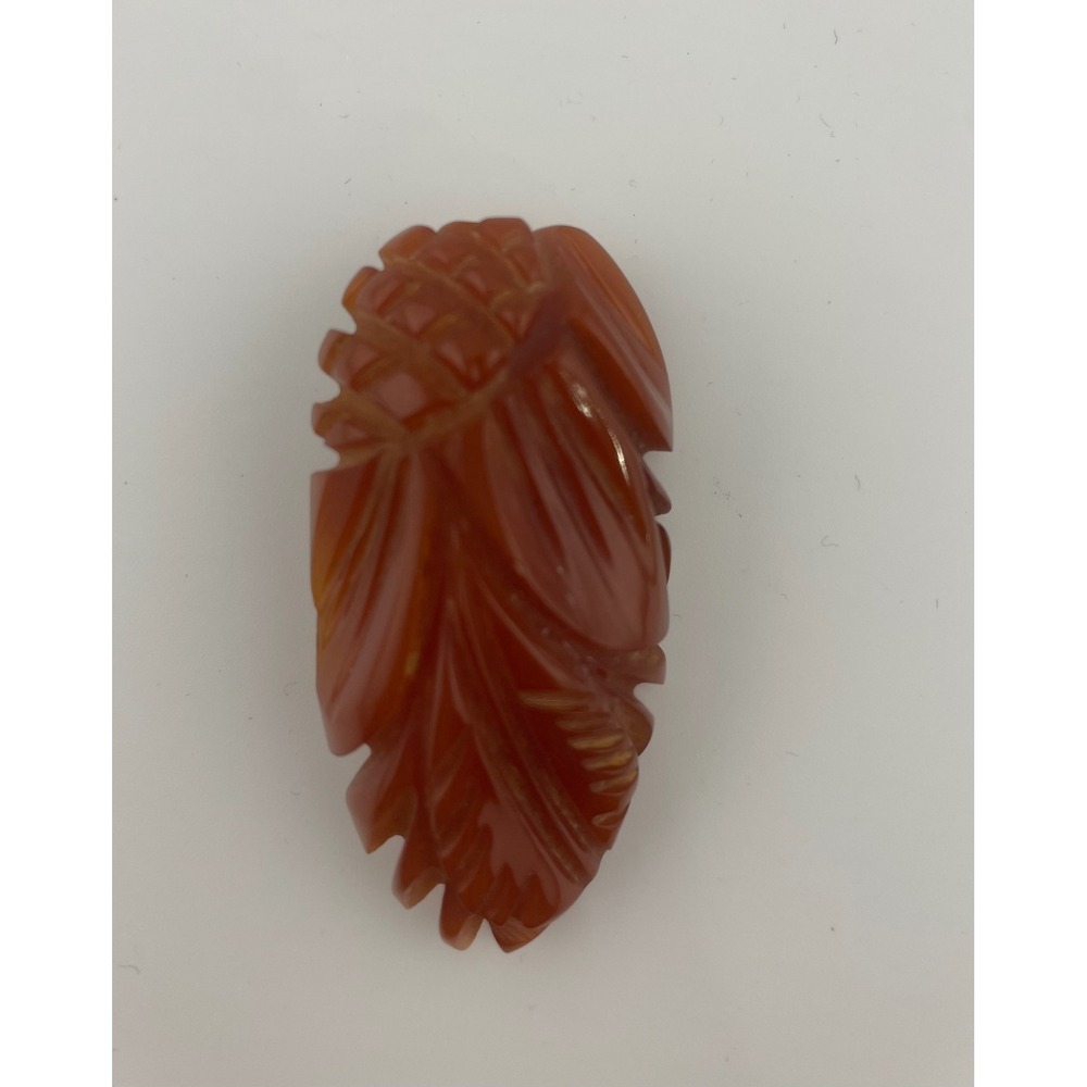 Vintage Art Deco Carved Bakelite Leaf dress clip light brown caramel 30s 40s 2" - Picture 2 of 7